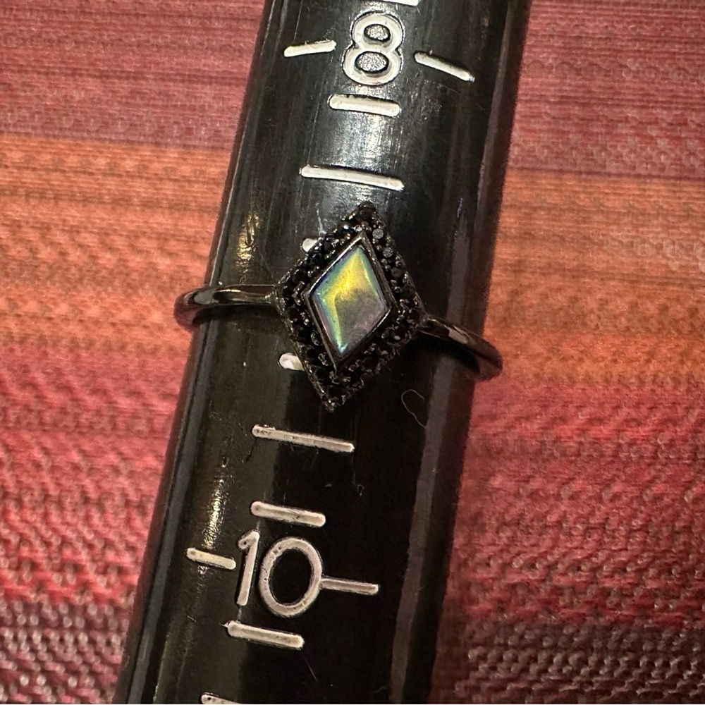 Fragrant Jewels Black Ring with Iridescent Gem
